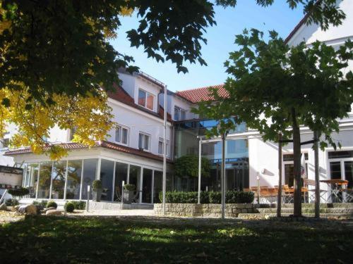 Hotel Grüner Baum Krumbach Logotipo foto